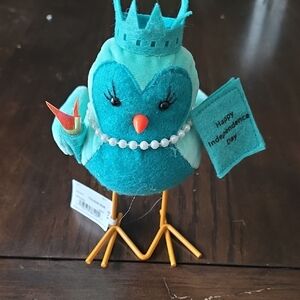Lady Liberty Bird Decor